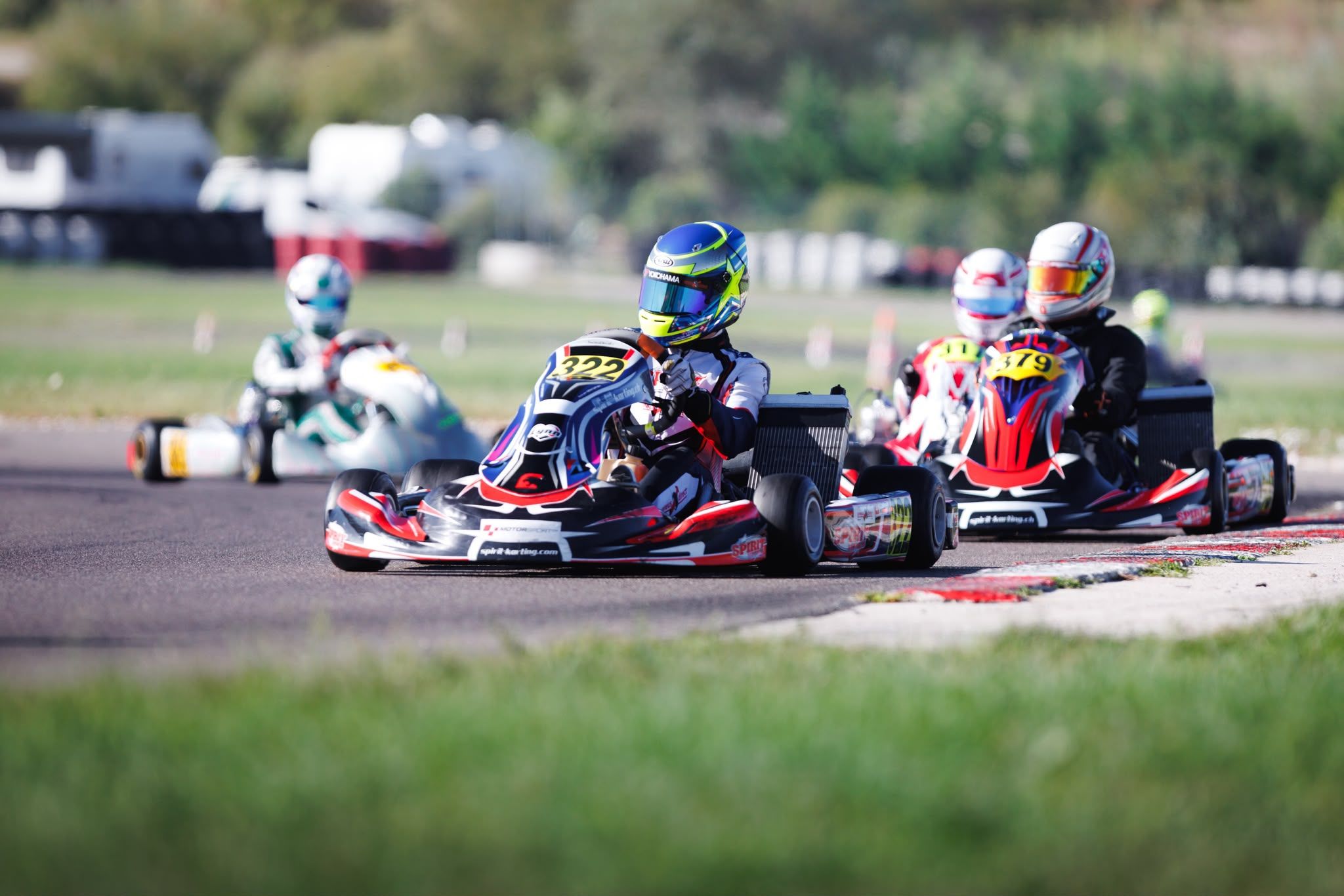 Tyron Jaquet en tête du groupe au volant du kart 322