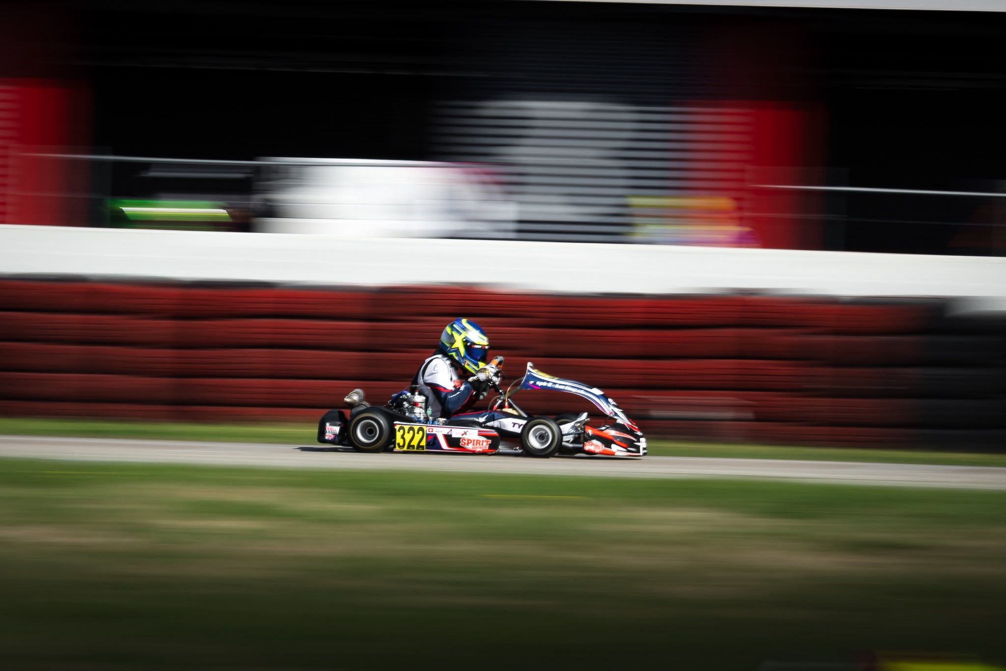 Le kart 322 lancé à pleine vitesse
